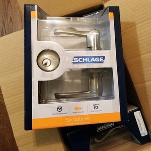 Schlage Keyed Entry door lever set